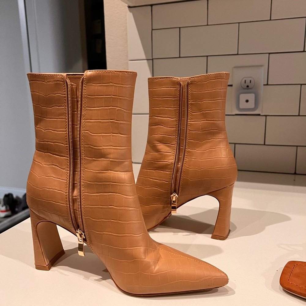 Billini booties - Picture 2 of 4